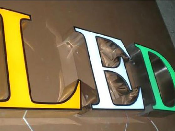 贵溪介绍LED招牌的基础知识。